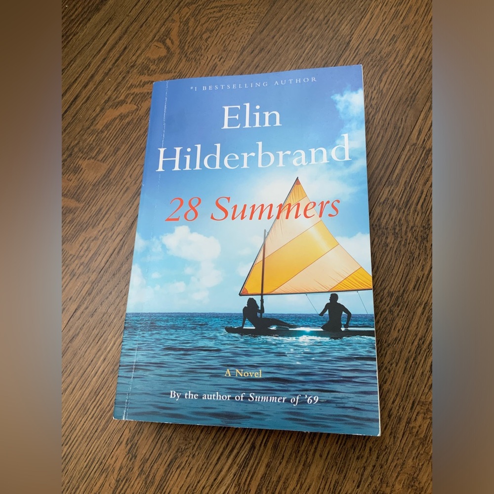 Elin Hilderbrand 28 Summers Blue Soft Cover Book Novel Adult